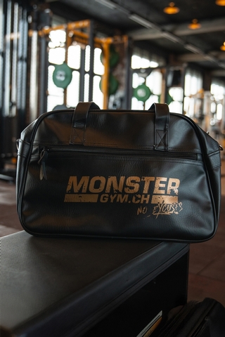 Gymbag Retro wird auf Hantelbank ausgestellt.