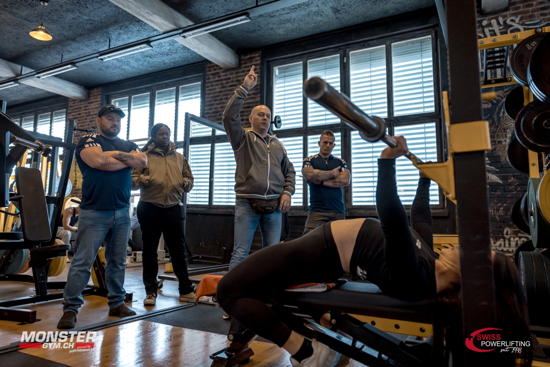 NEUE KAMPFRICHTER*INNEN FÜR DEN POWERLIFTING-WETTKAMPFSPORT